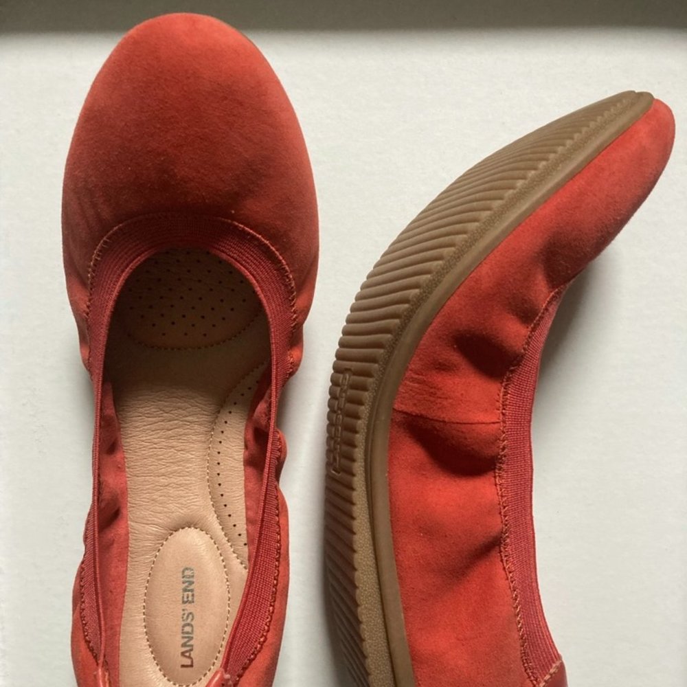 Lands’ End Women’s Comfort Elastic Ballet Flats Red Suede Size 10